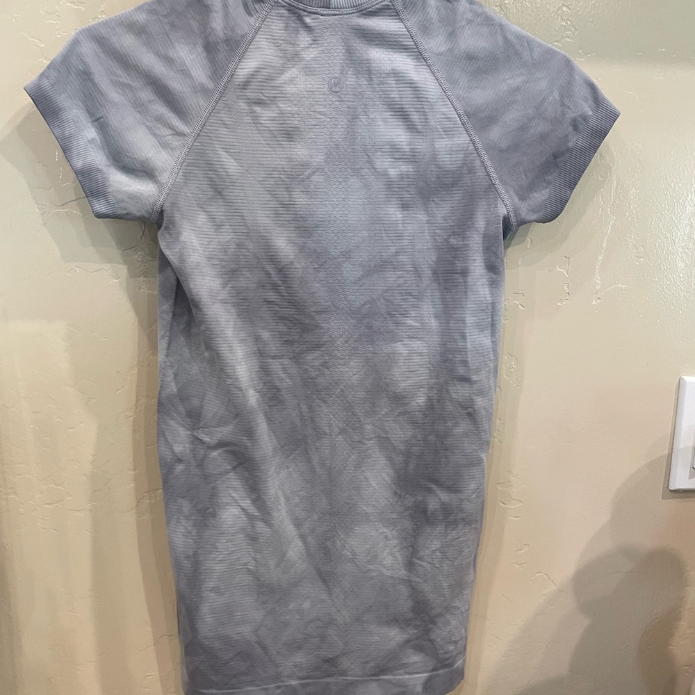 lululemon athletica Gray Short Sleeve Tee
